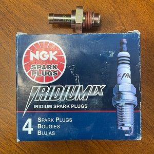 IridiumIX spark plugs set of 4 w pvc value NGK